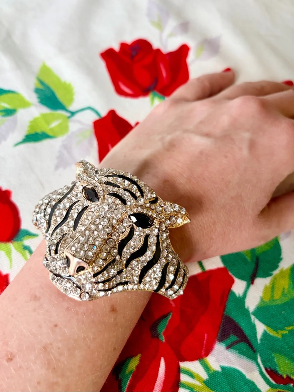 Vintage Crystal Tiger Head Bracelet - Gold Tone with Black and Clear Accents
